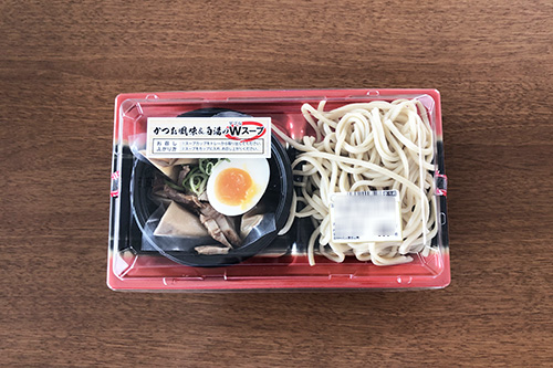 スーパーで買ってきたつけ麺をおしゃれに盛付け 丸モ高木陶器 あの器 ここにあるんだ