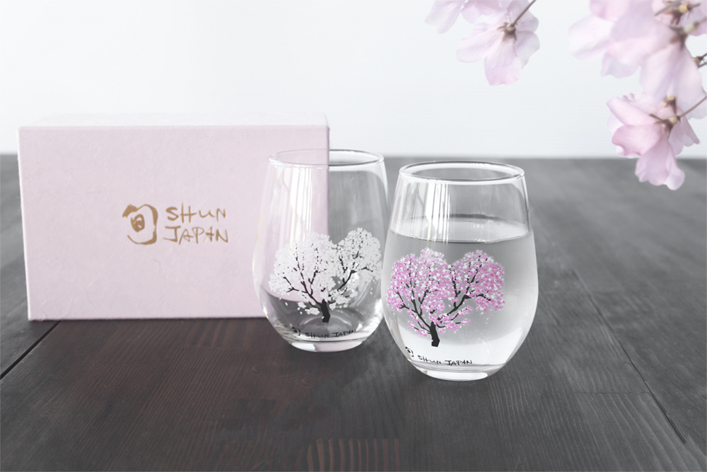 飲み物を注ぐと桜が咲くグラス 丸モ高木陶器 冷感桜シリーズ
